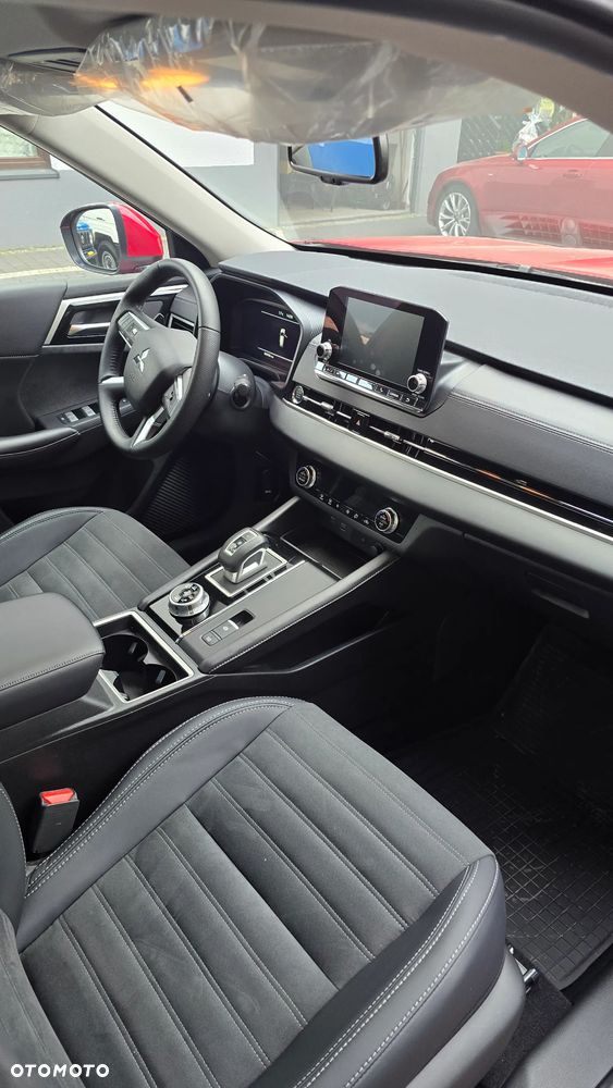 Mitsubishi Outlander - 14