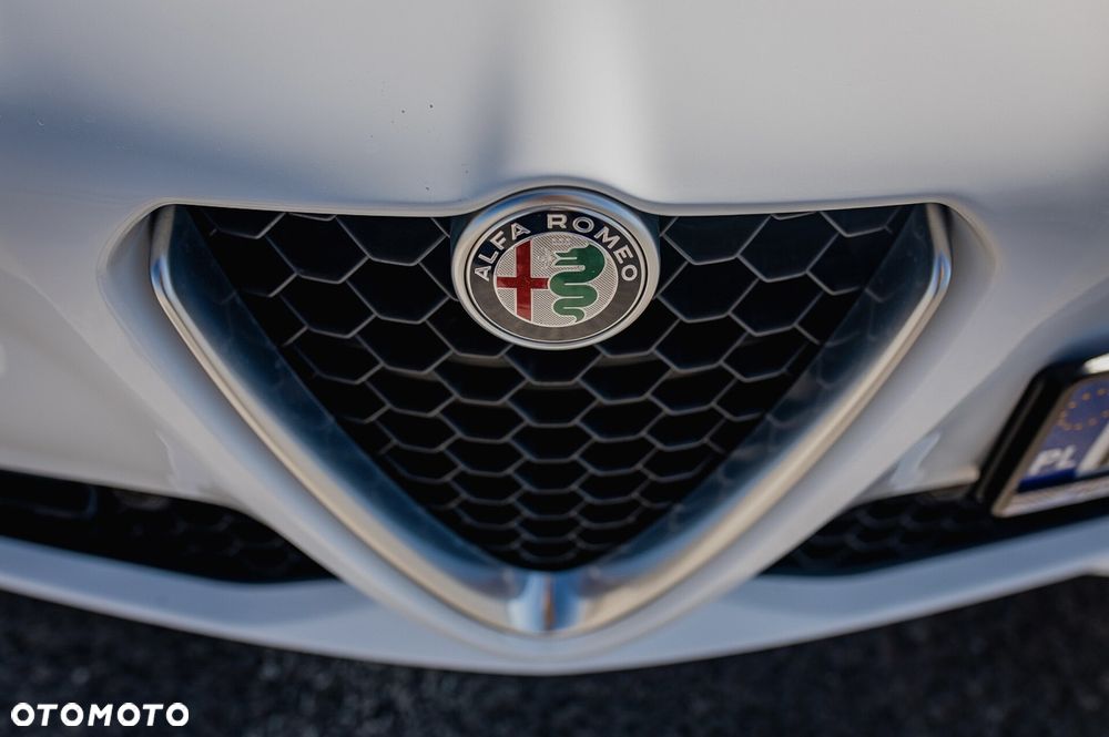 Alfa Romeo Giulia - 12