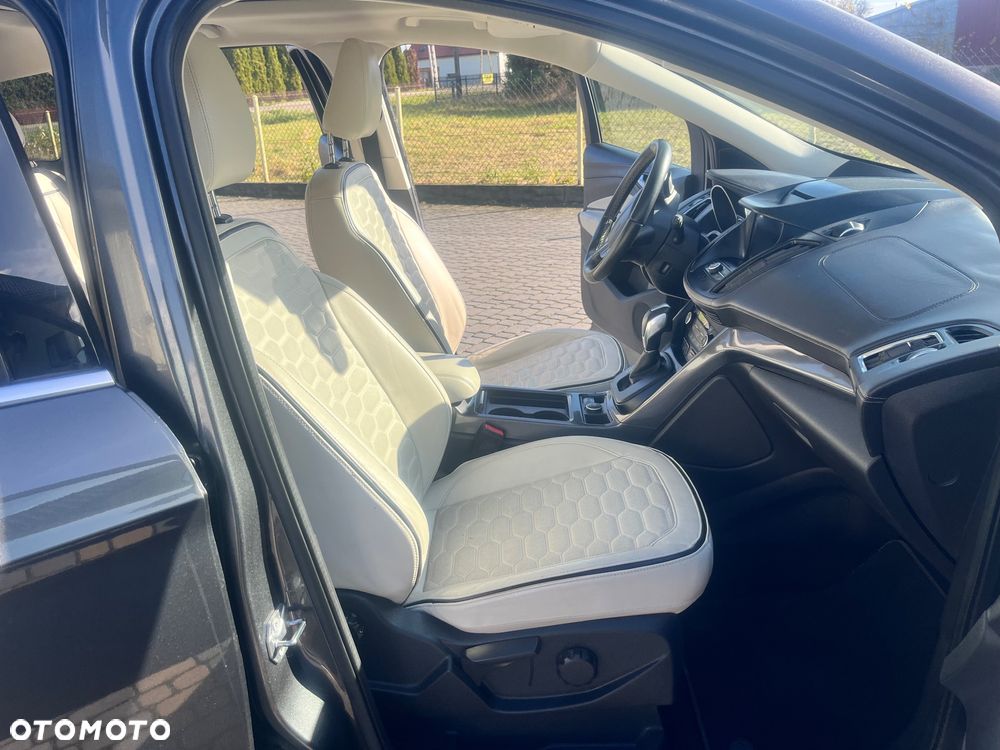 Ford Kuga 2.0 TDCi 4x4 Vignale - 29