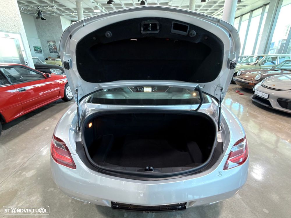 Mercedes-Benz SLS 63 AMG - 16