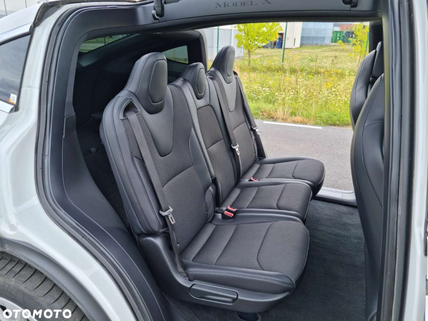 Tesla Model X 75 D - 24