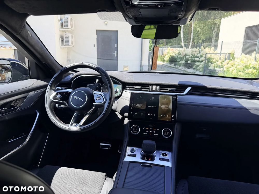 Jaguar F-Pace P550 AWD SVR - 20