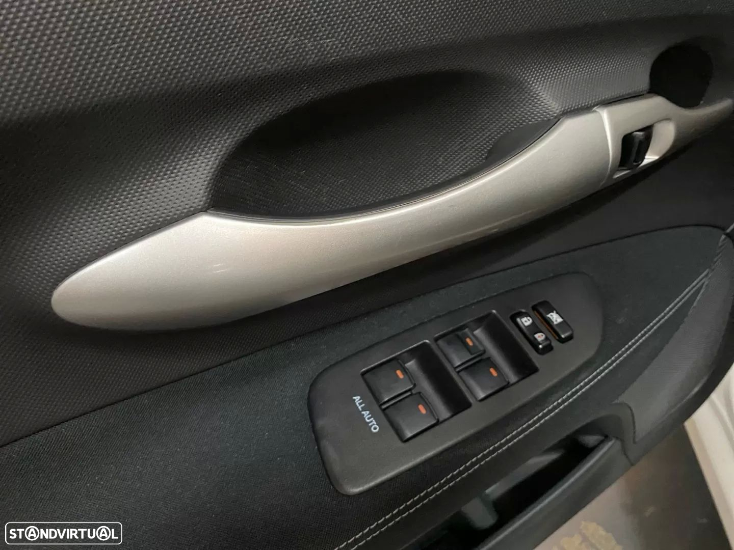 Toyota Auris 1.8 HSD Sport+Navi - 14
