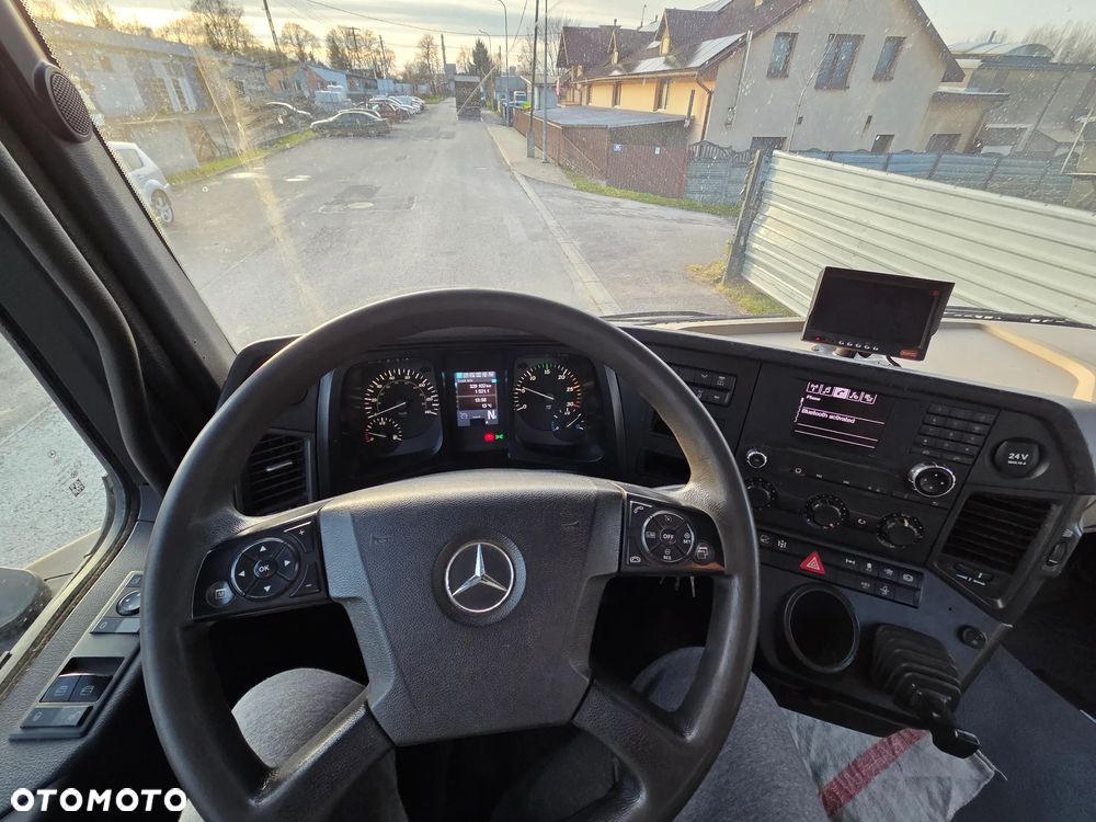 Mercedes-Benz AROCS 1824 // HDS HMF 1420-K2 // PILOT FUNKCJE 5 i 6 // NOWY KIPER WYWROTKA // ZAWIESZENIE BUDOWLANE WYSOKIE // PRZED PIERWSZĄ REJ W PL - 23