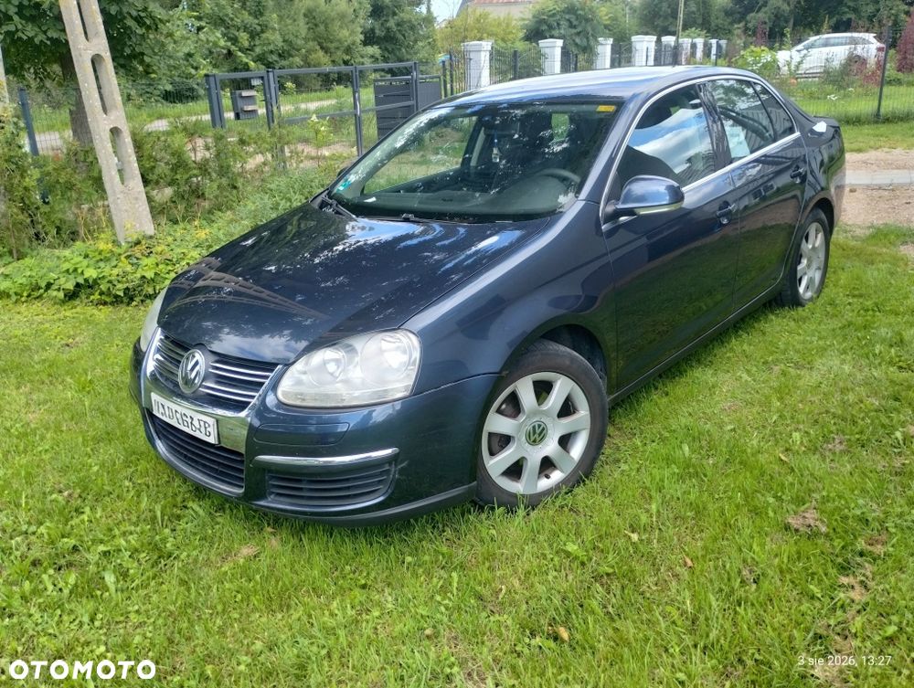 Volkswagen Jetta - 2