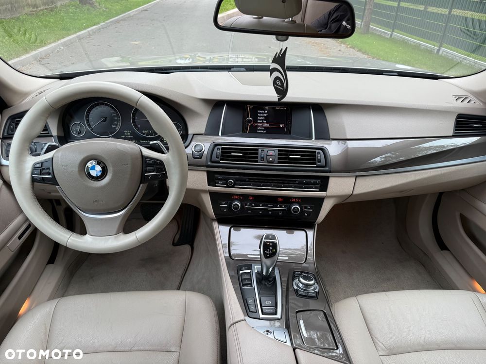 BMW Seria 5 525d xDrive Modern Line - 11