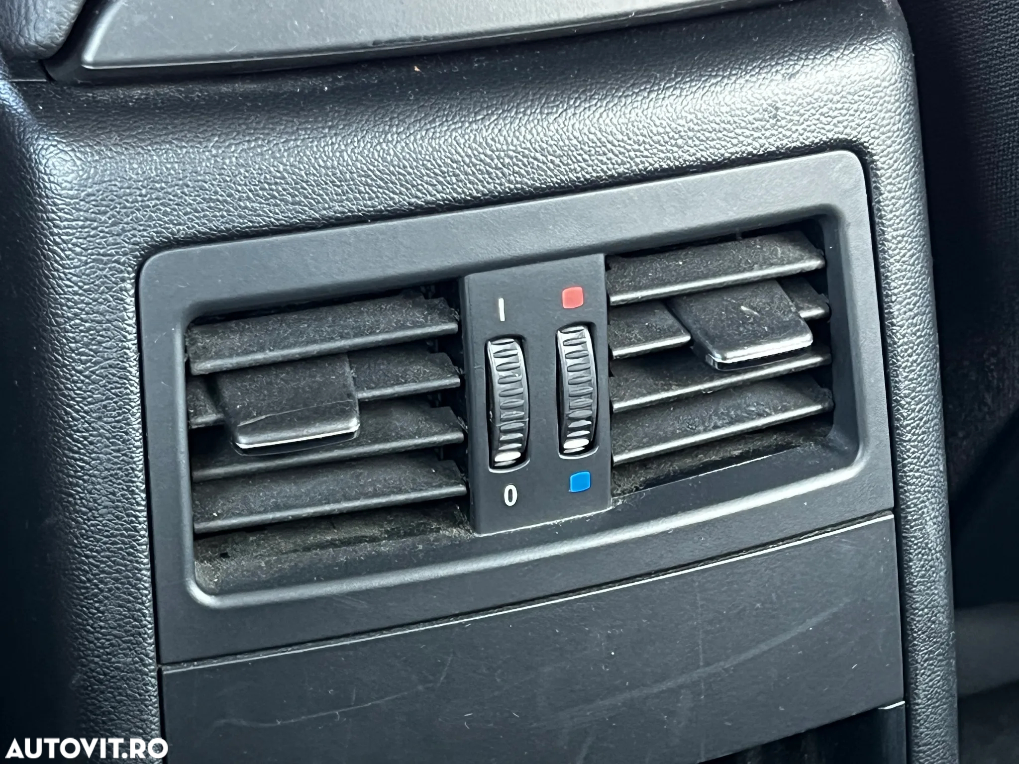 BMW Seria 3 318d DPF Touring - 31