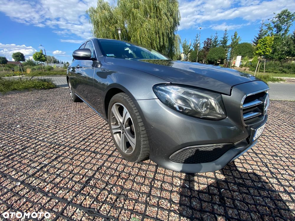 Mercedes-Benz Klasa E 220 d 4-Matic 9G-TRONIC - 22