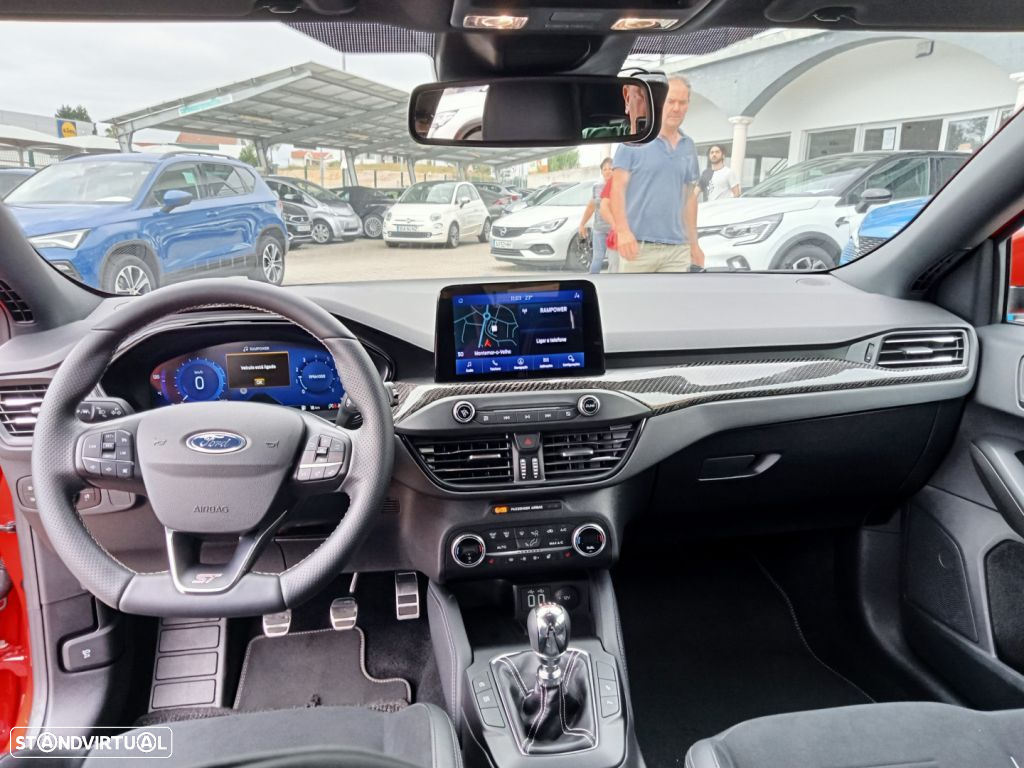 Ford Focus 2.3 EcoBoost ST X - 24
