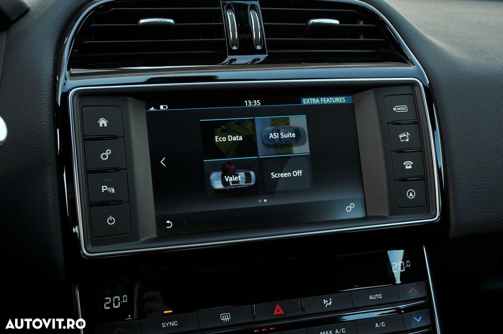 Jaguar XE 20d AWD Aut. R-Sport - 27