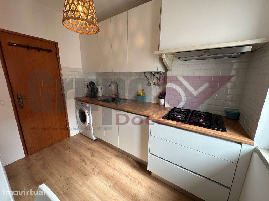 Apartamento T2+1 com Sótão a 350metros da praia de Sesimbra - Grande imagem: 4/36