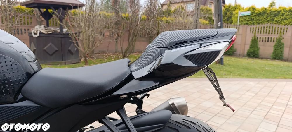 Suzuki GSX - 34