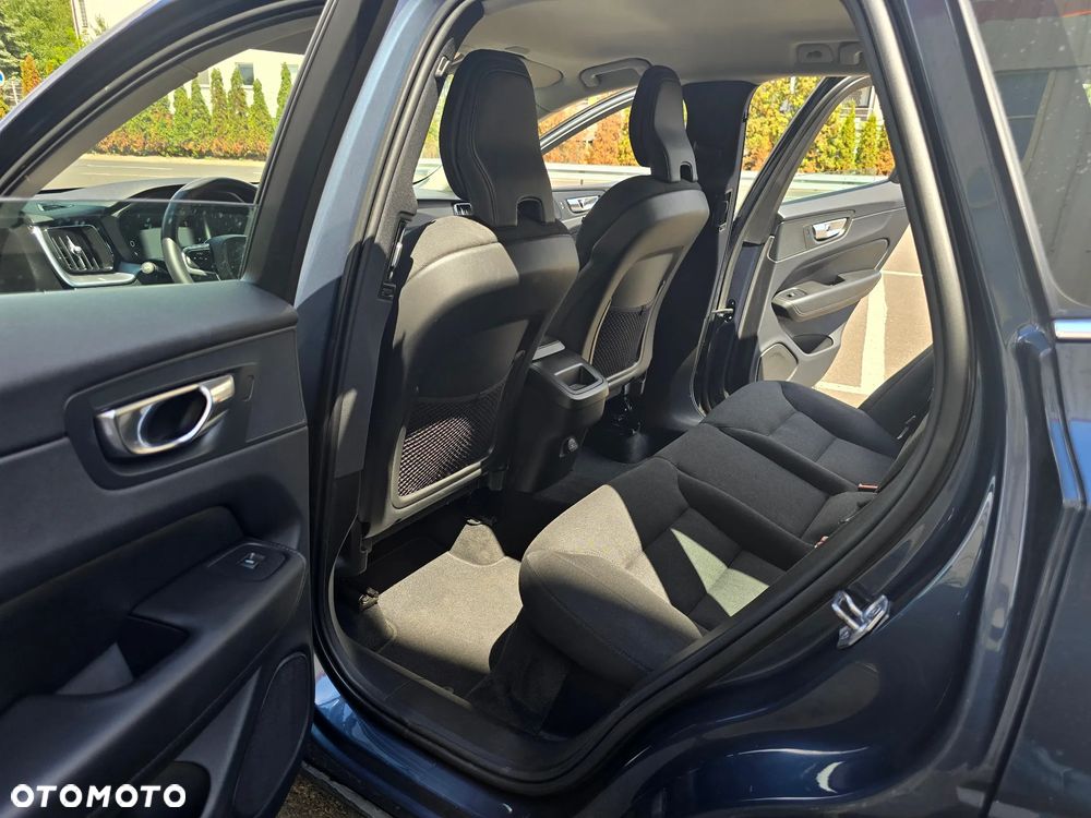Volvo XC 60 ver-b5-b-awd-momentum-pro - 14