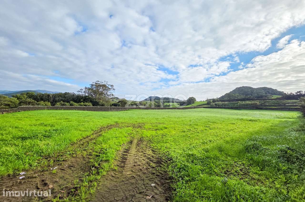 Terreno Rústico com 19.660 m² e com Construção Rural no Pico da Ped... - Grande imagem: 5/22