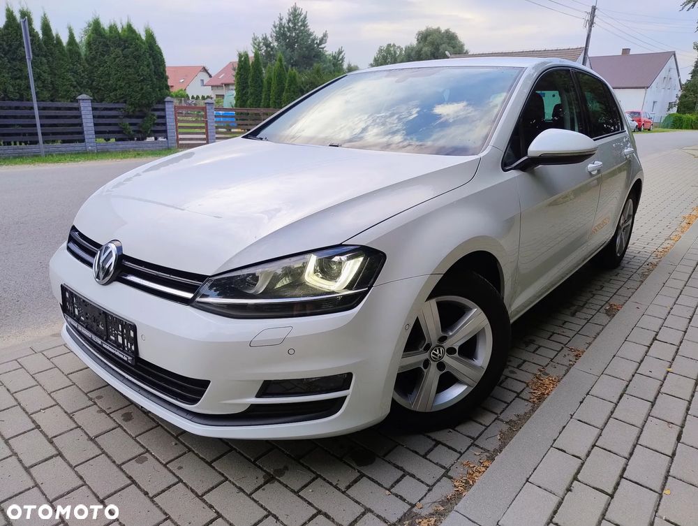 Volkswagen Golf - 1