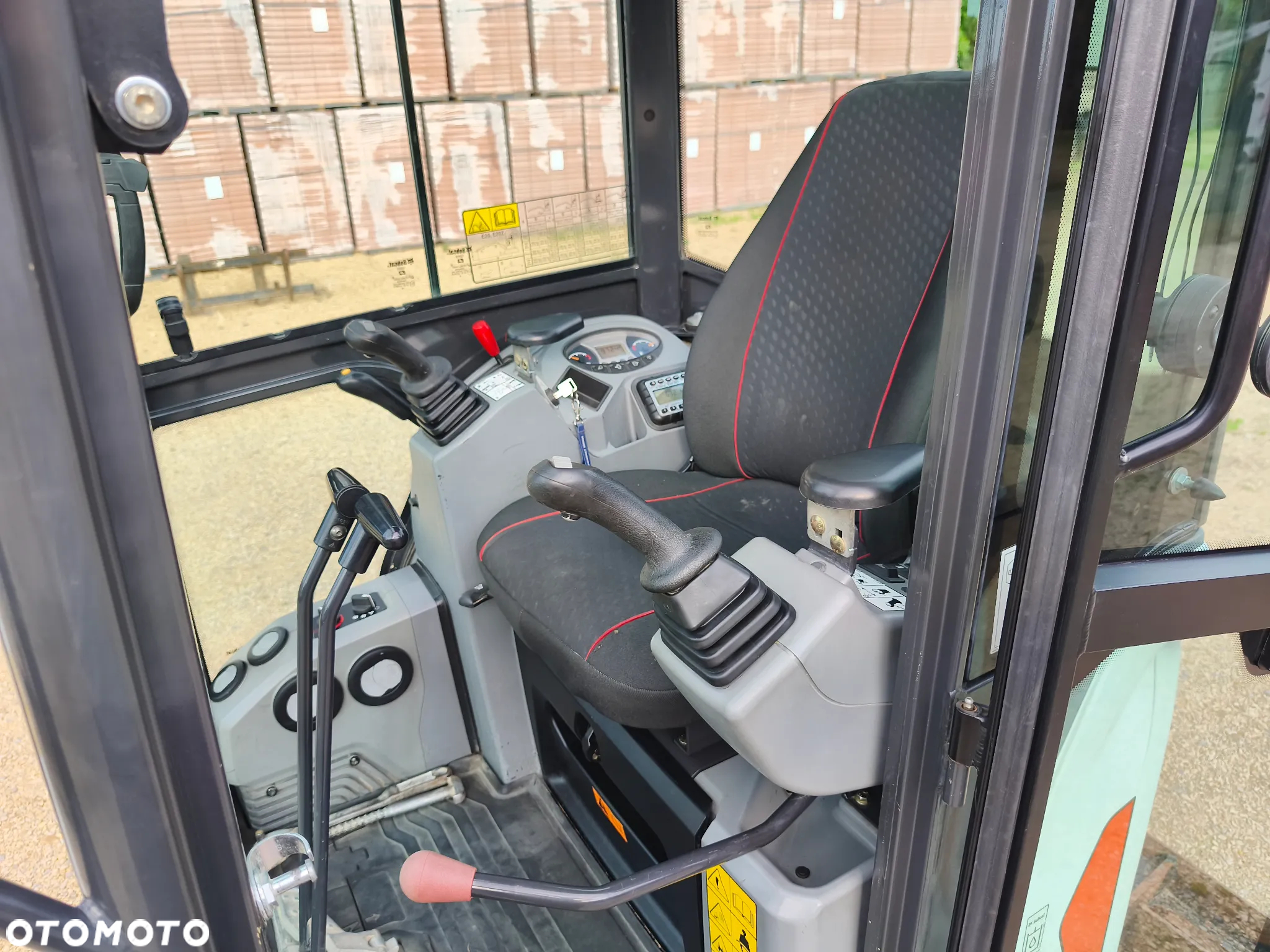 Bobcat E20 - 7