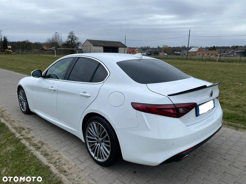 Alfa Romeo Giulia 2.2 AT8 Super - 37