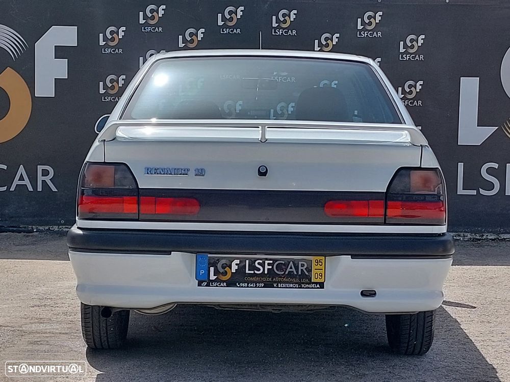 Renault 19 1.4 RTi - 4