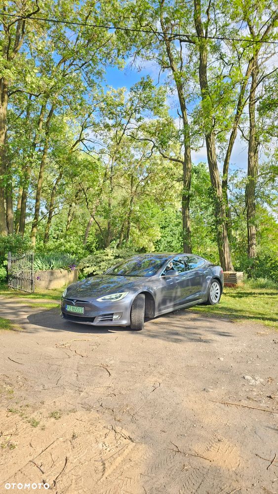 Tesla Model S - 19