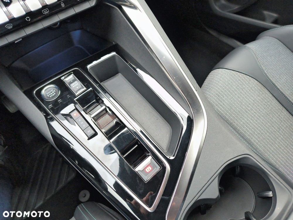 Peugeot 3008 1.2 PureTech Allure Pack S&S EAT8 - 13