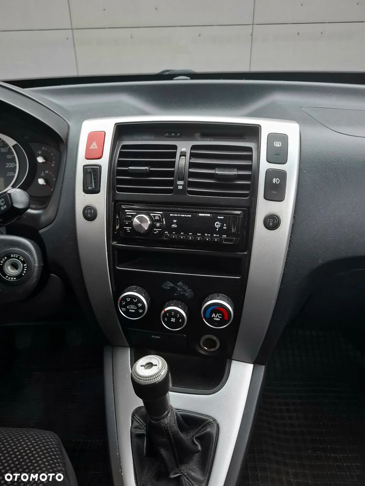 Hyundai Tucson 2.0 Comfort 2WD - 20