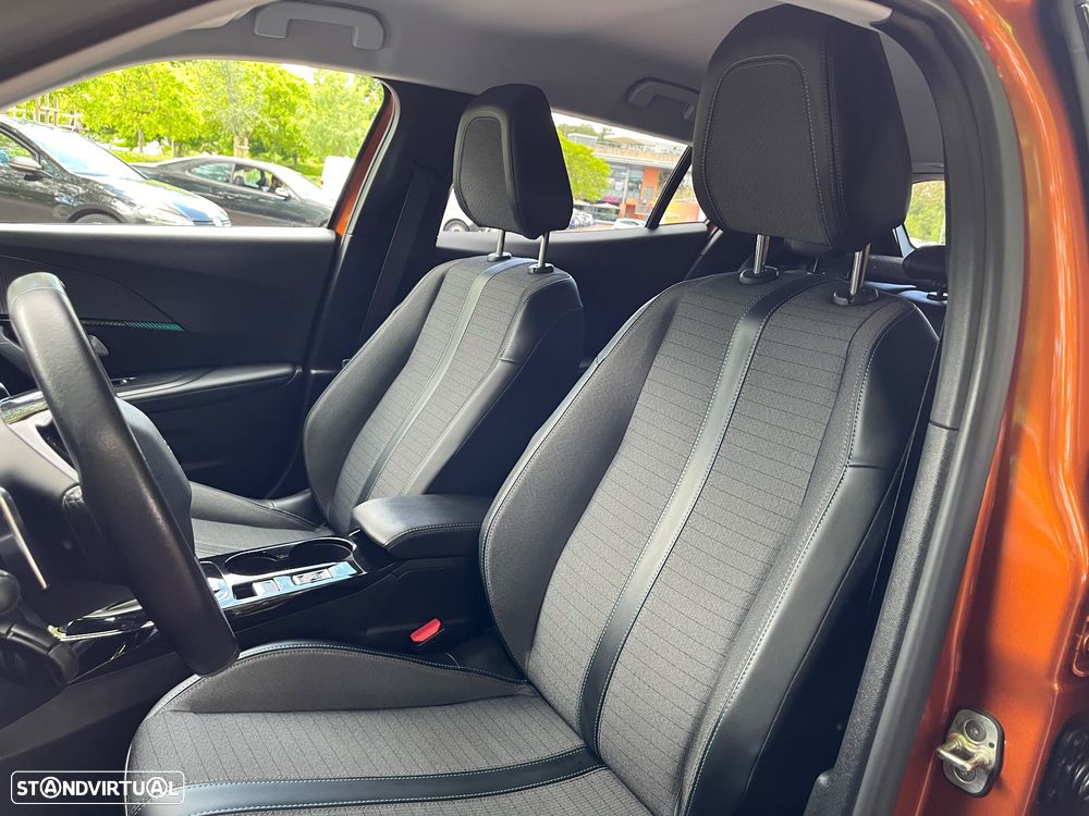 Peugeot 2008 PureTech 130 EAT8 Allure Pack - 8