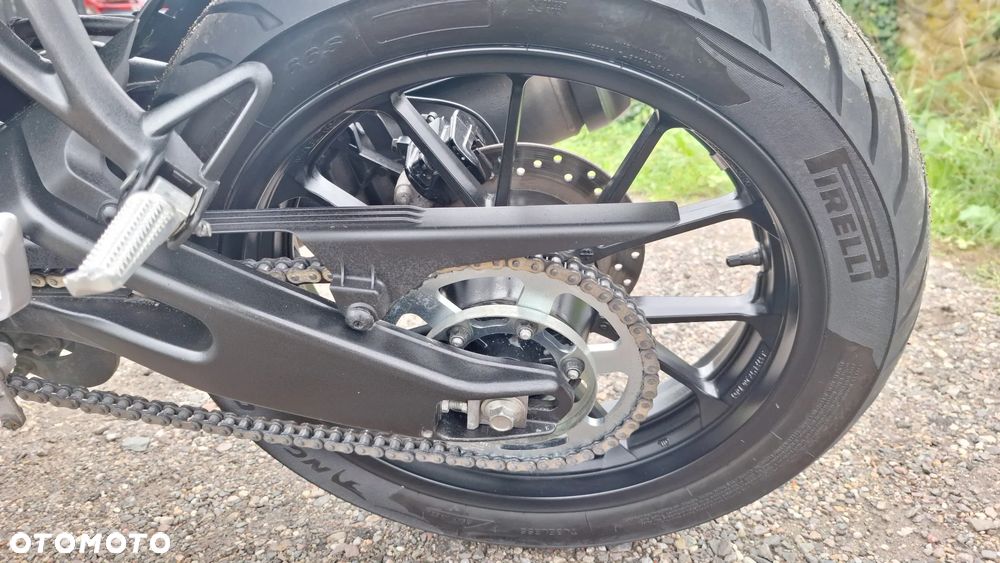 Yamaha R125 - 32