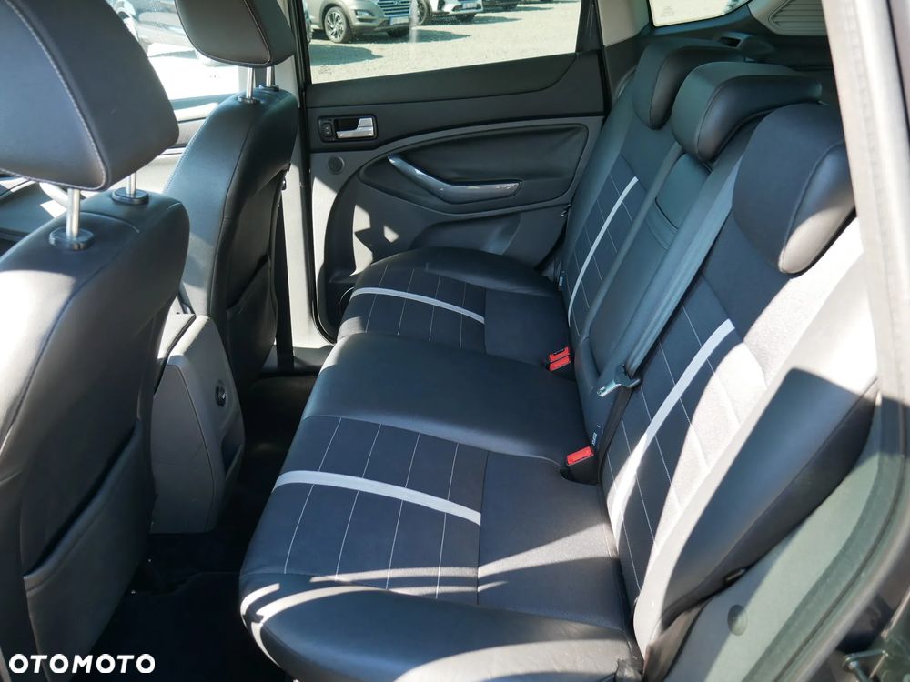 Ford Kuga 2.0 TDCi 4x4 Trend - 25