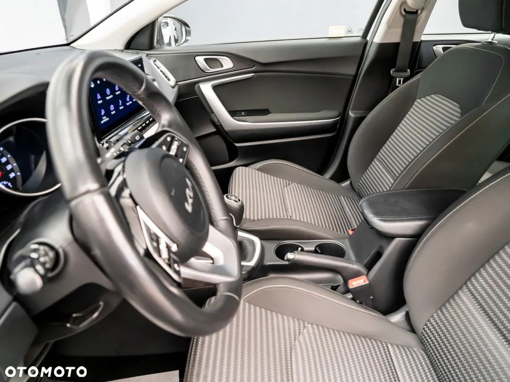 Kia Ceed 1.5 T-GDI M - 21