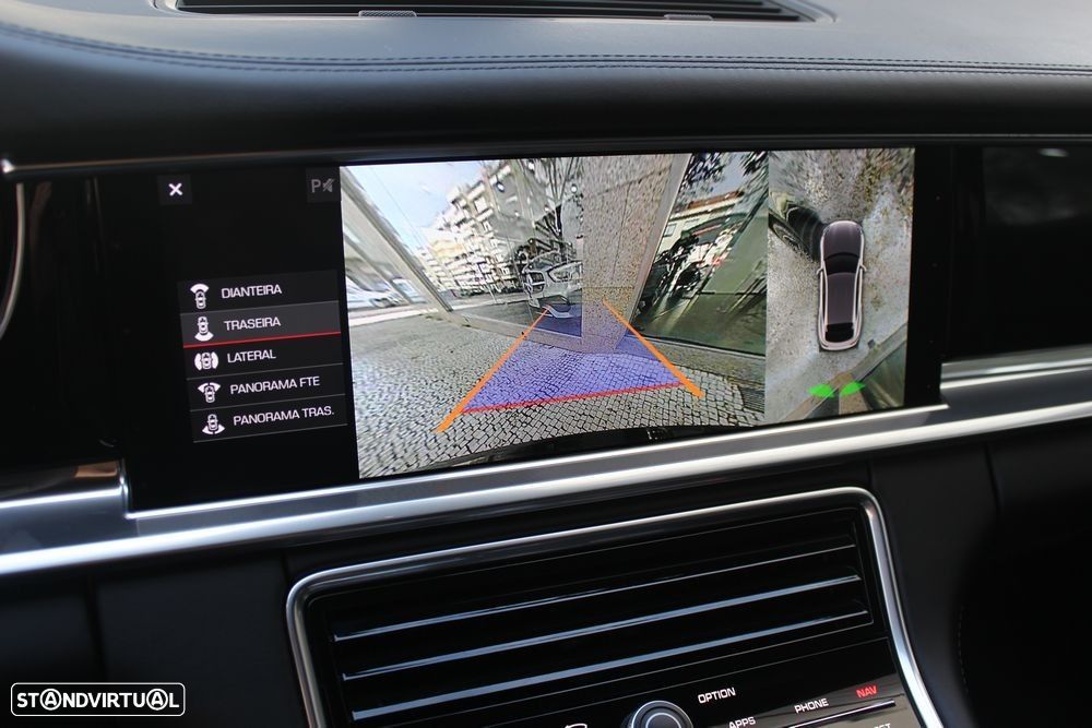 Porsche Panamera Sport Turismo 4 E-Hybrid - 25