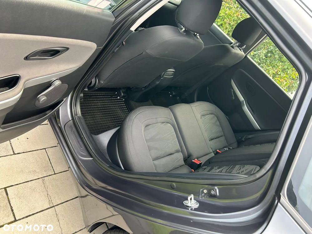 Kia Ceed - 14