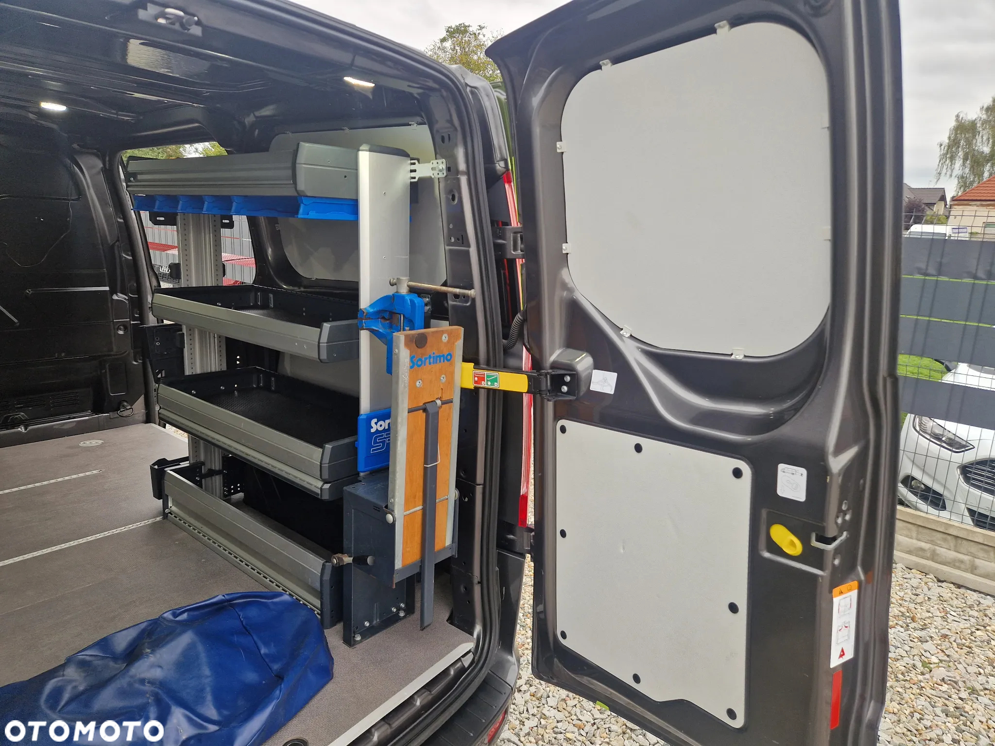 Ford TRANSIT CUSTOM - 16
