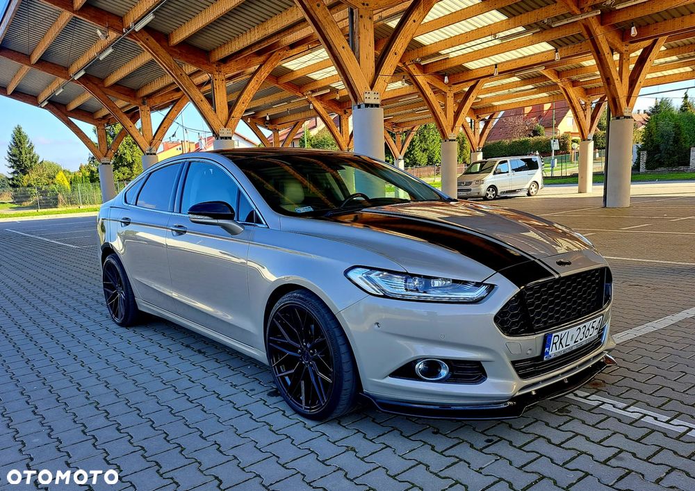 Ford Fusion 2.0 EcoBoost Titanium - 19