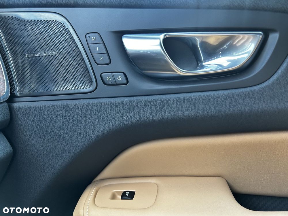 Volvo XC 60 - 16