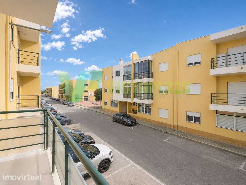 Apartamento T2 com Lugar de Garagem na Zona do Chinicato em Lagos - Grande imagem: 2/21