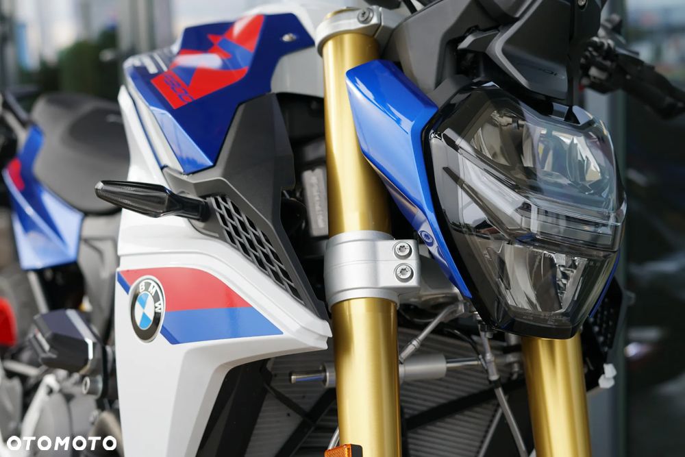 BMW F - 27