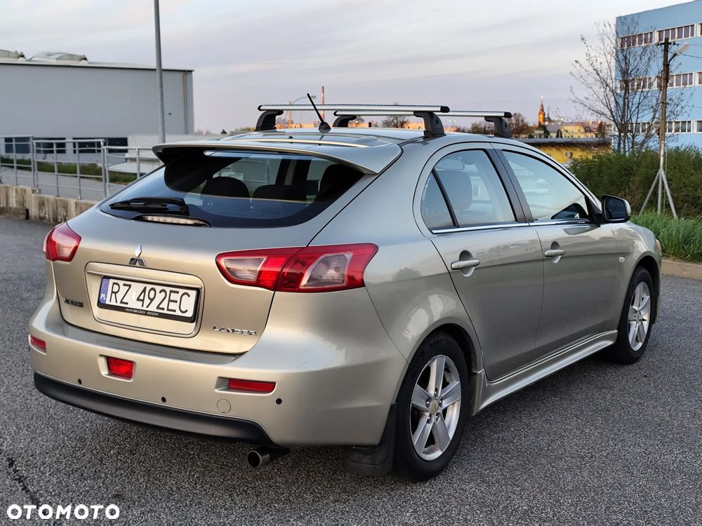 Mitsubishi Lancer 1.8 Inform - 8