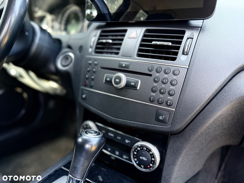 Mercedes-Benz Klasa C 200 (BlueEFFICIENCY) 7G-TRONIC Avantgarde - 25