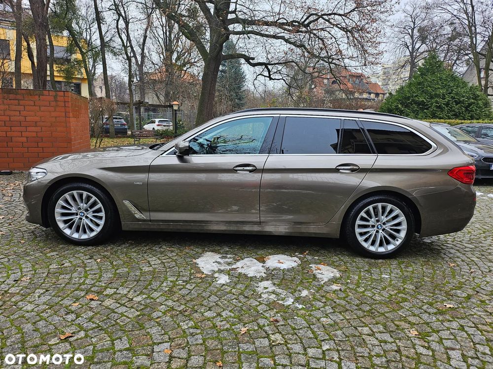 BMW Seria 5 520d xDrive Luxury Line - 1