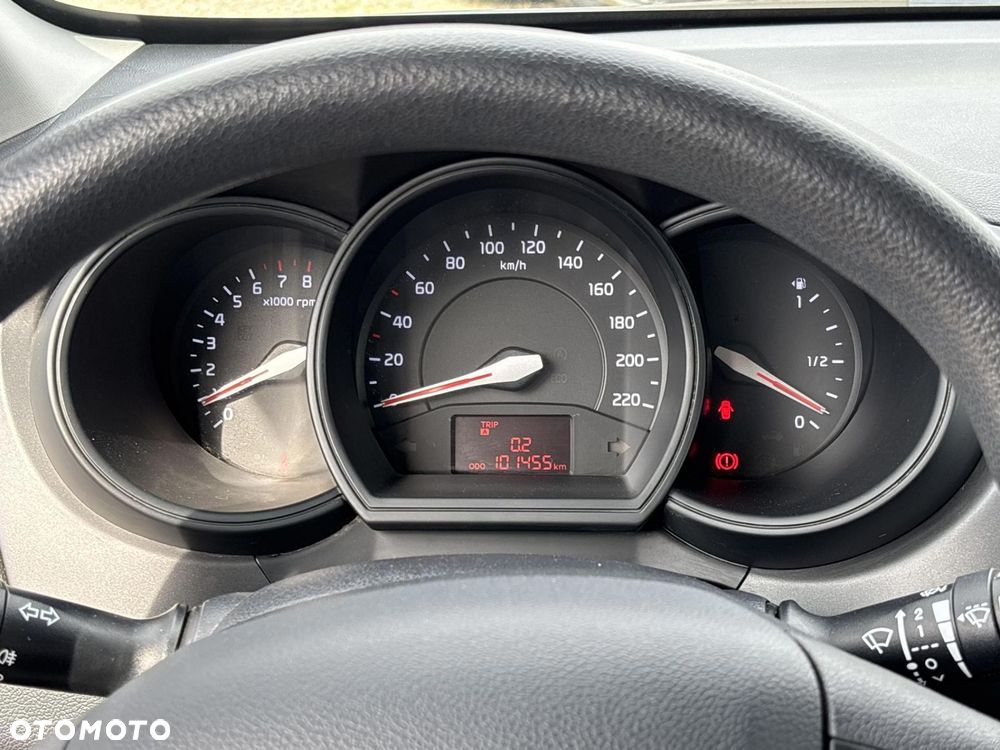 Kia Rio 1.4 L - 14