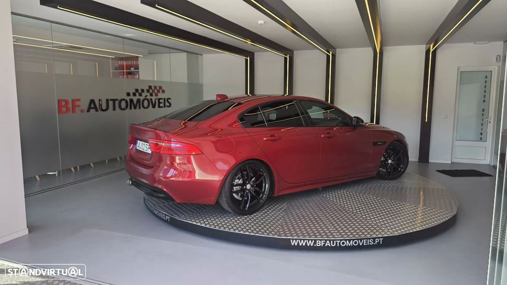 Jaguar XE 2.0 D R-Sport - 4