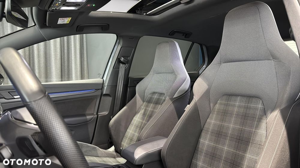 Volkswagen Golf - 12