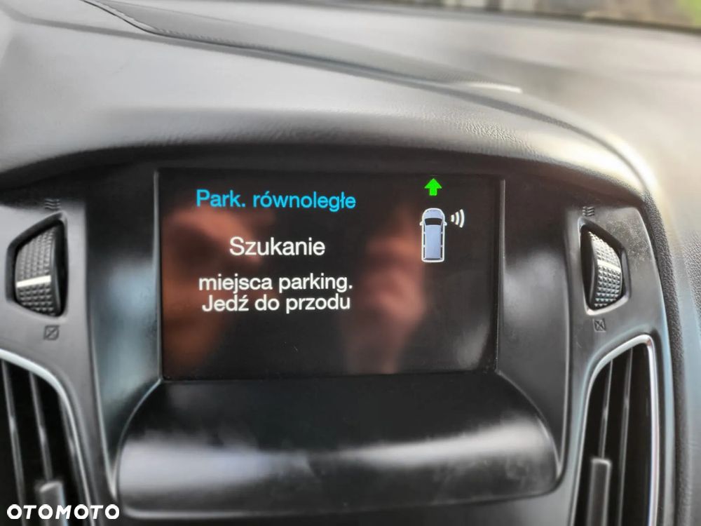 Ford Focus Turnier 1.0 EcoBoost Start-Stopp-System Titanium - 12