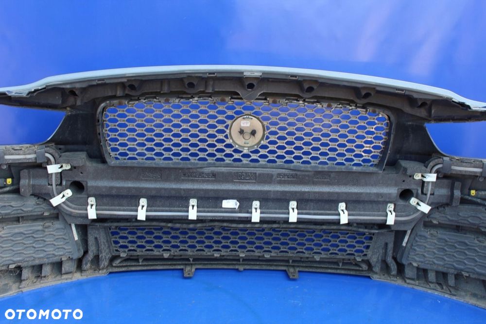 Atrapa chłodnicy grill znaczek emblemat stan BDB OE Jaguar XE X760 - 11