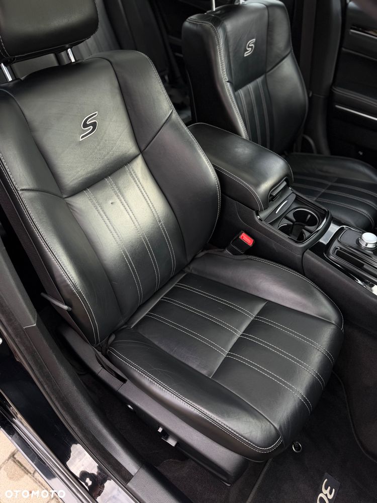 Chrysler 300s - 20