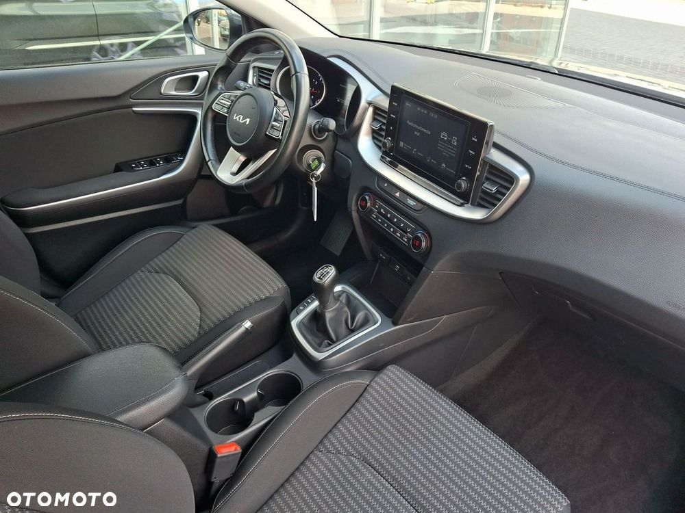 Kia Ceed 1.5 T-GDI M - 17