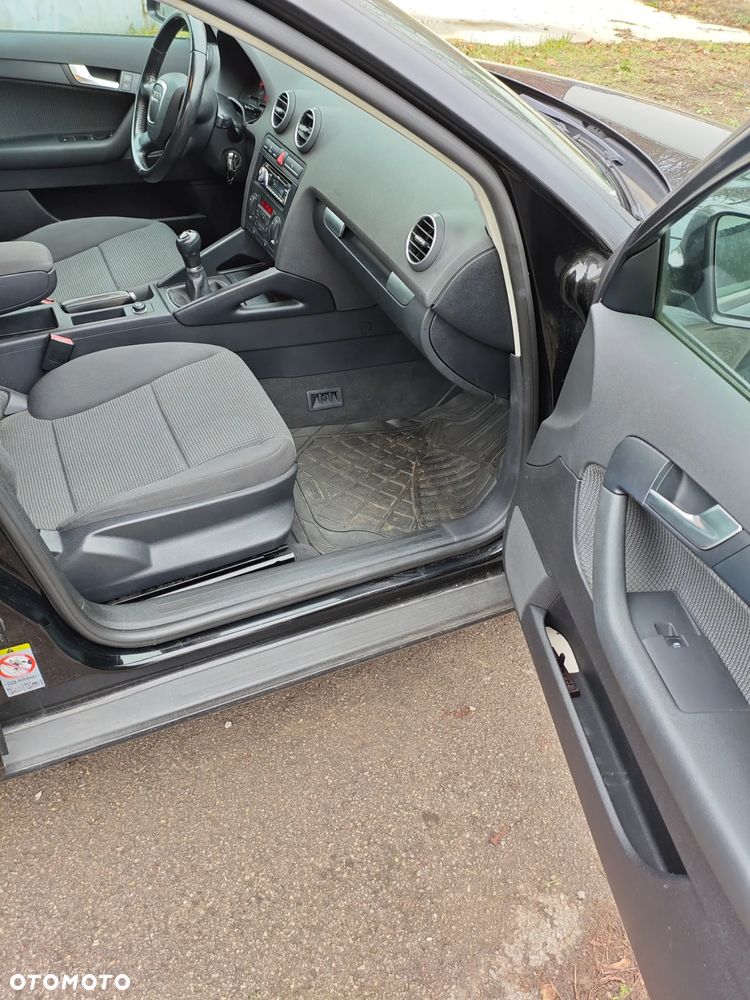 Audi A3 Sportback 1.6 FSI Attraction - 17