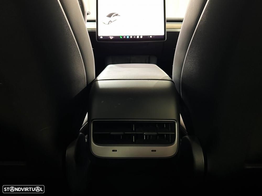 Tesla Model Y Long Range Dual Motor AWD - 25