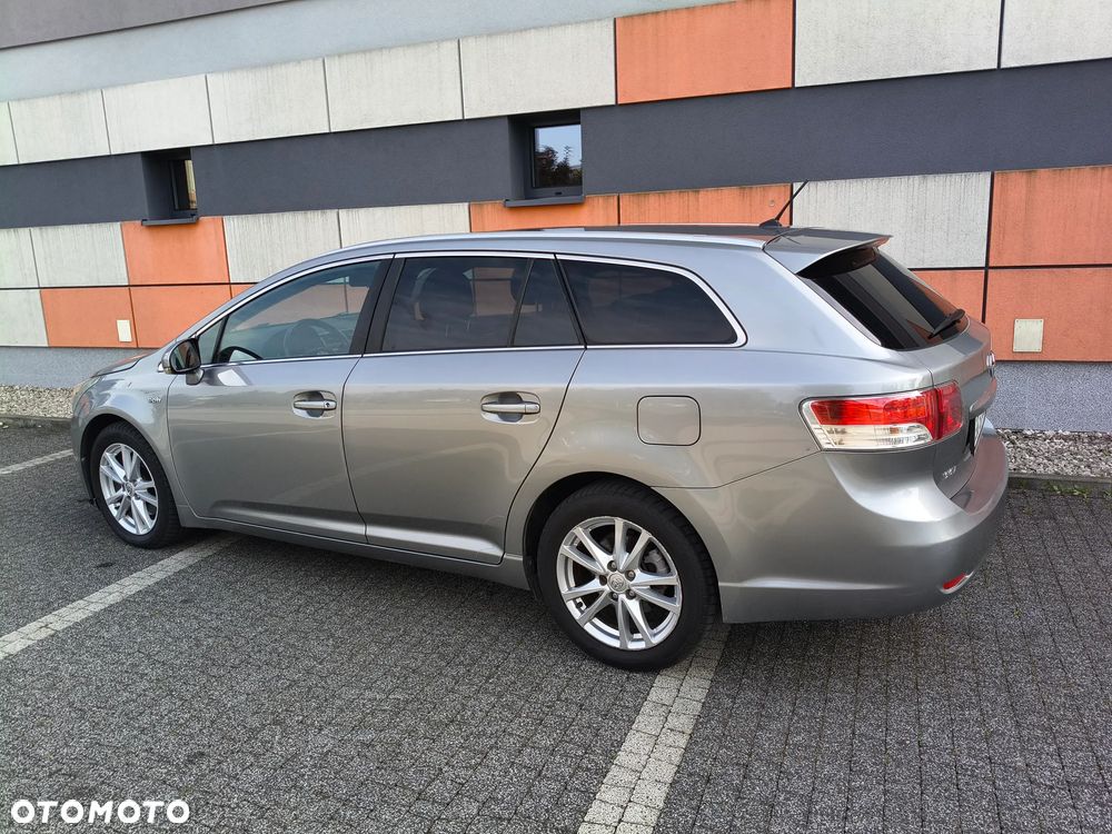 Toyota Avensis 2.2 D-4D Automatik Executive - 4