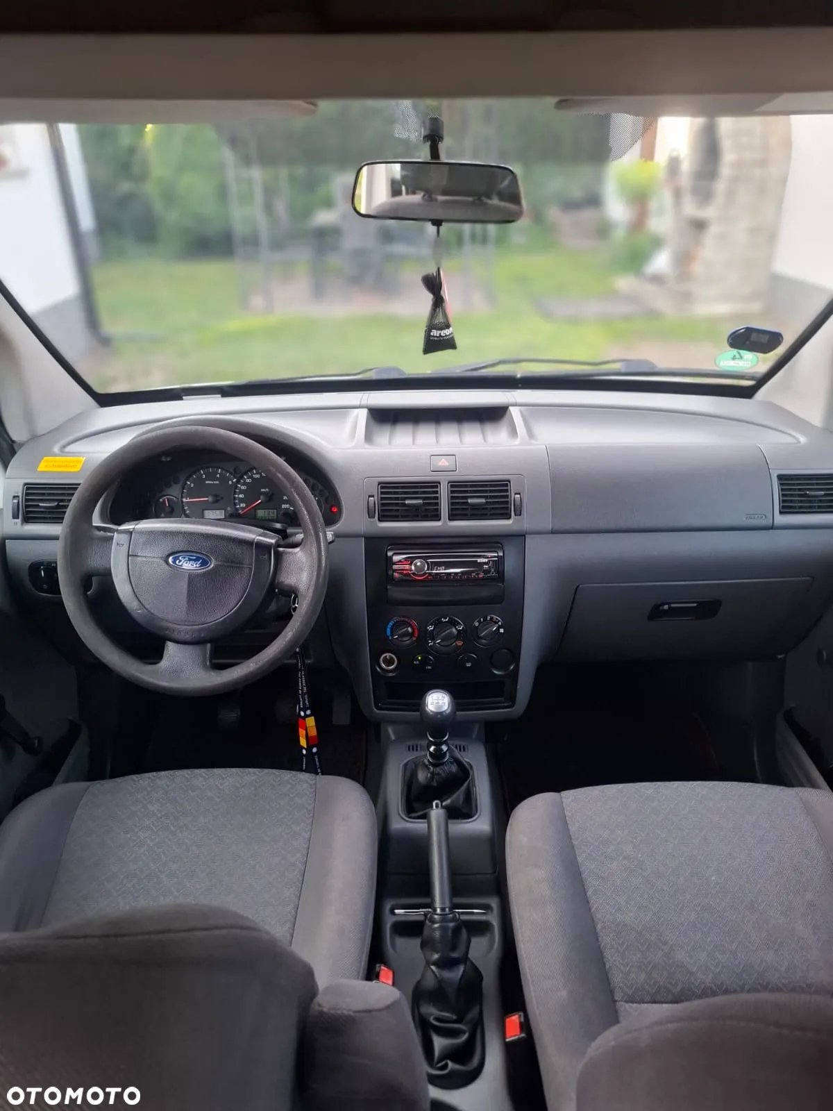 Ford Tourneo Connect - 12